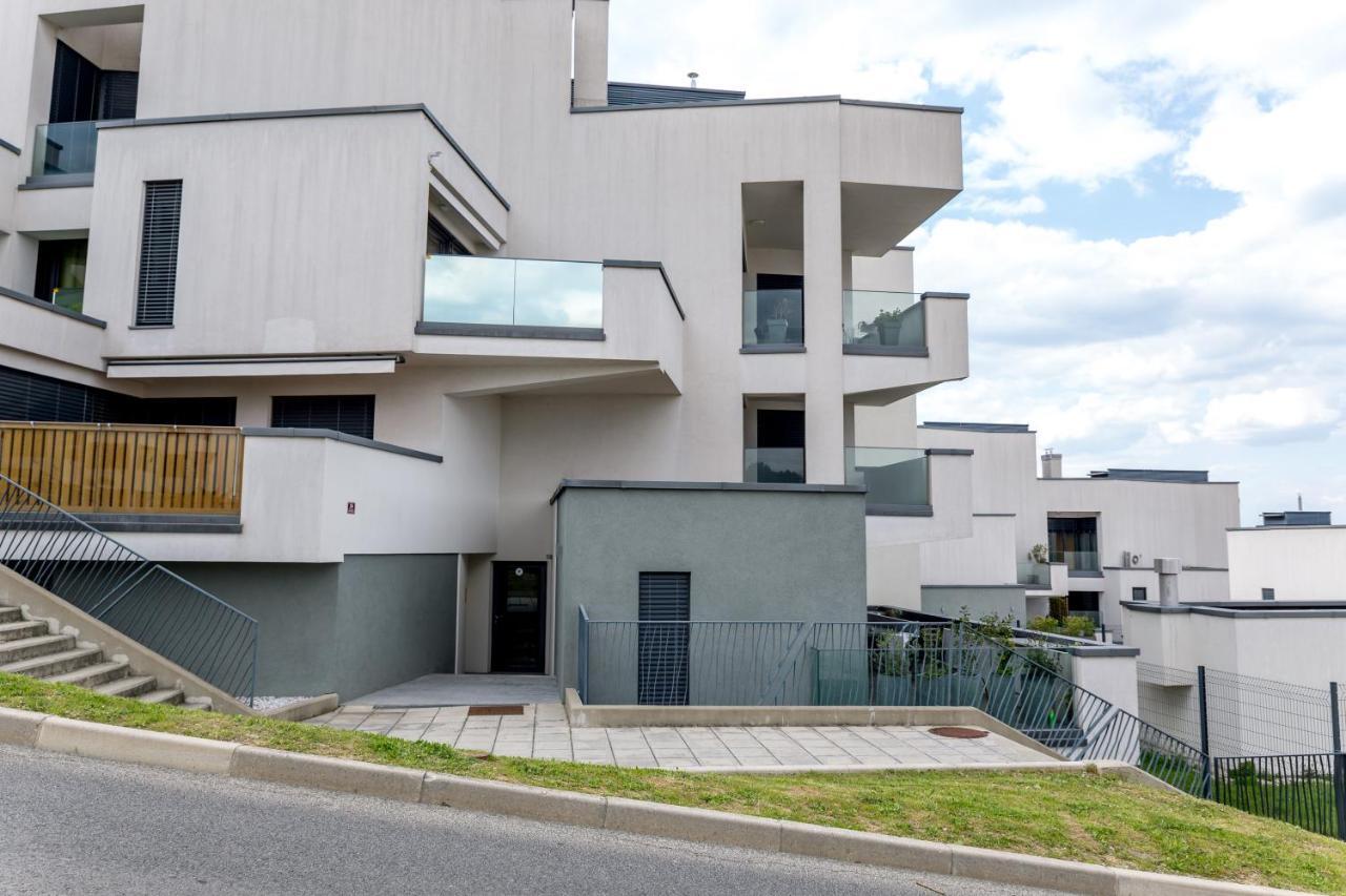 Auredius Deluxe Sea Apartment Koper Exteriör bild