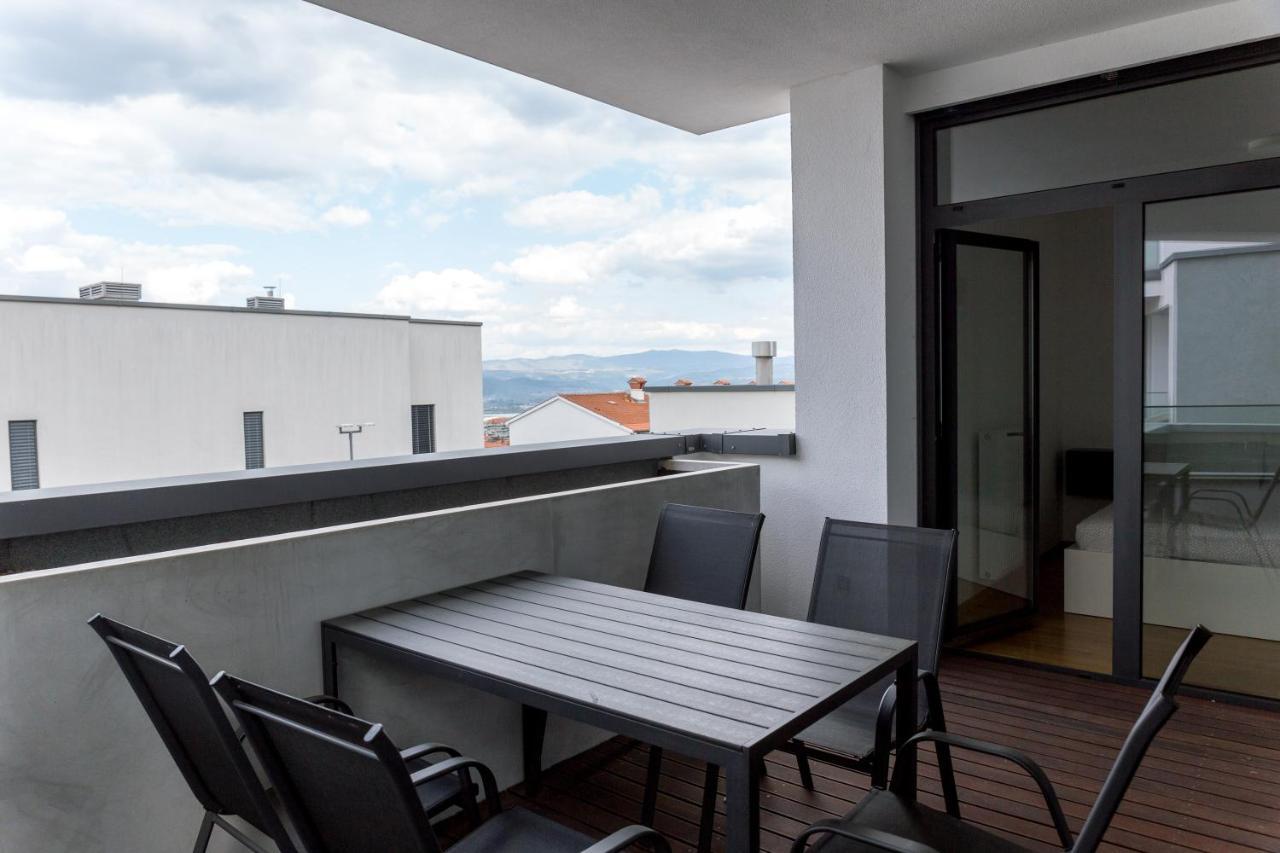 Auredius Deluxe Sea Apartment Koper Exteriör bild